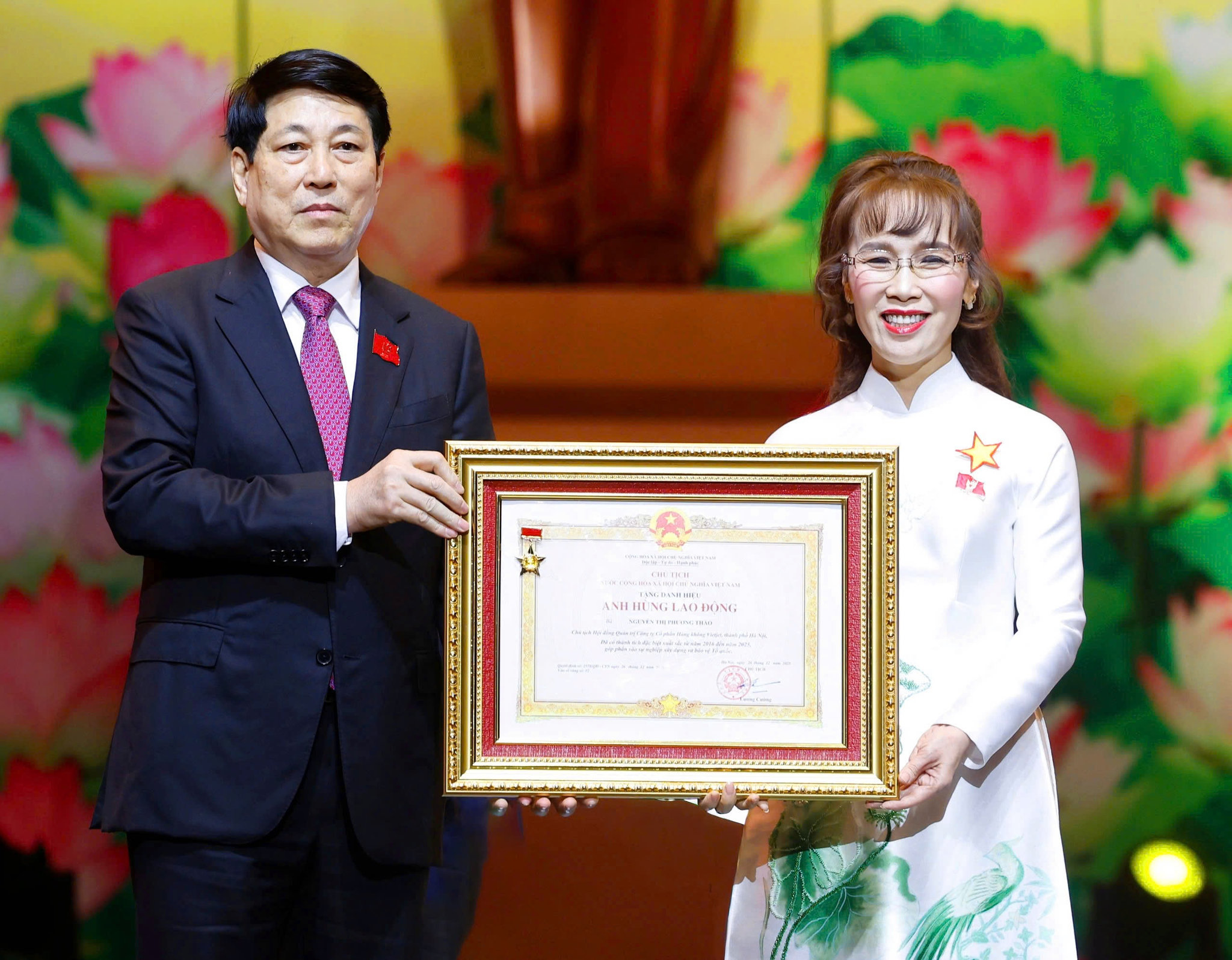 Tiến sĩ Nguyễn Thị Phương Thảo nhận danh hiệu Anh hùng Lao động: Biểu tượng bản lĩnh, khát vọng Việt Nam hùng cường, nhân văn và hội nhập 