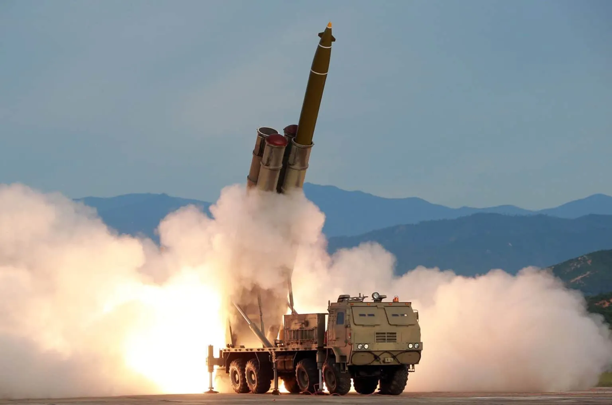 Tin vũ khí hôm nay 31.12: Pháo phản lực Triều Tiên thách thức Patriot và THAAD 