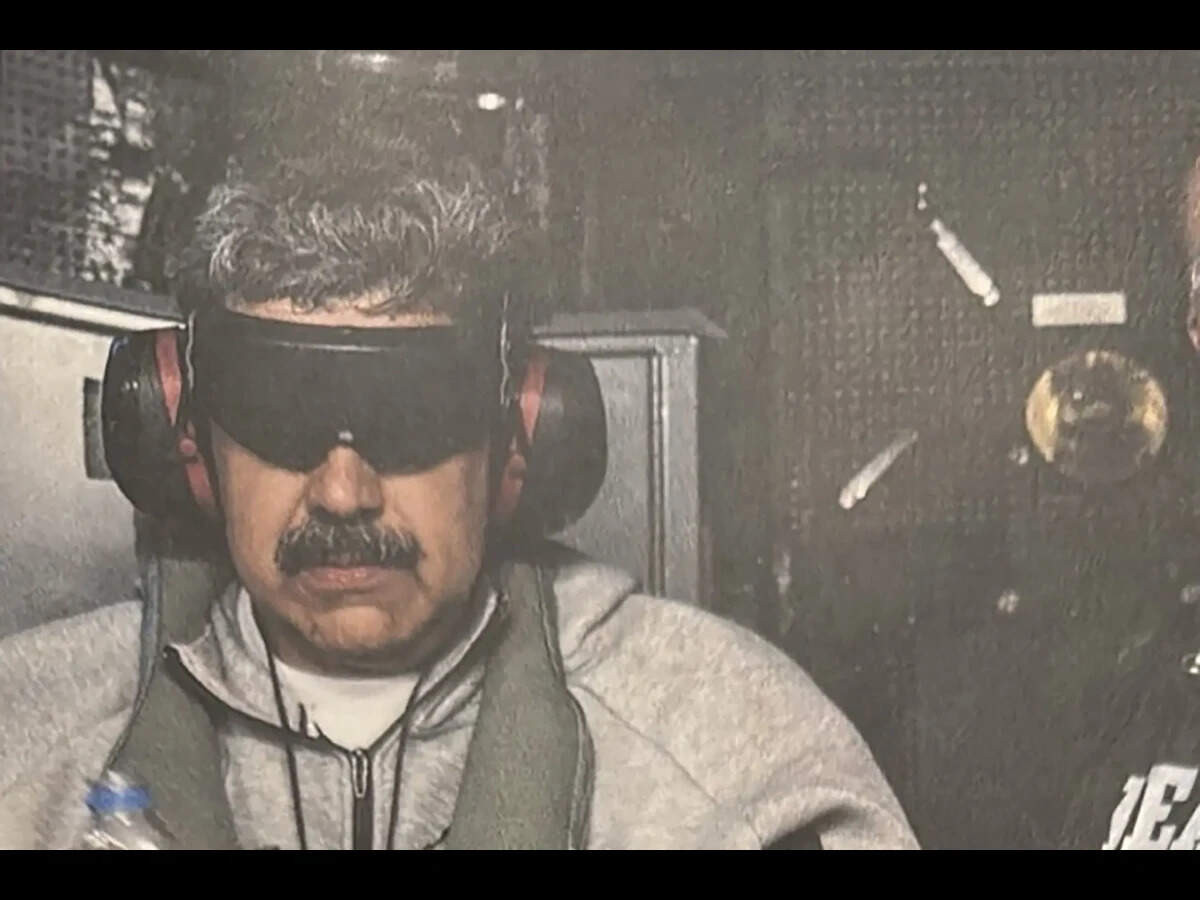 first-picture-shows-nicols-maduro-blindfolded-and-handcuffed-on-uss-iwo-jima-as-trump-shares-arrest-photo.jpg