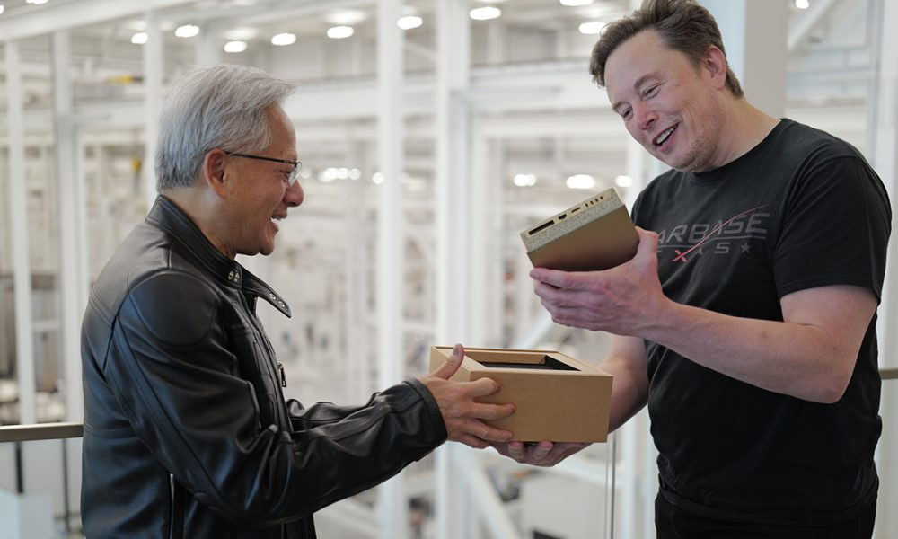 Nvidia-Tesla đặt cược vào xe tự lái theo cách riêng, Jensen Huang và Elon Musk nói gì? 