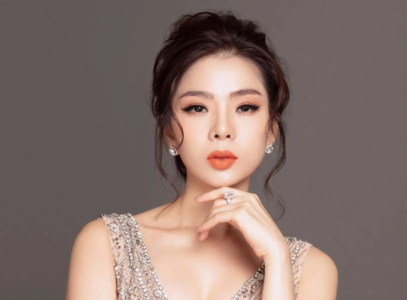 Lệ Quyên - một câu nói xóa đi trăm câu hát đẹp 