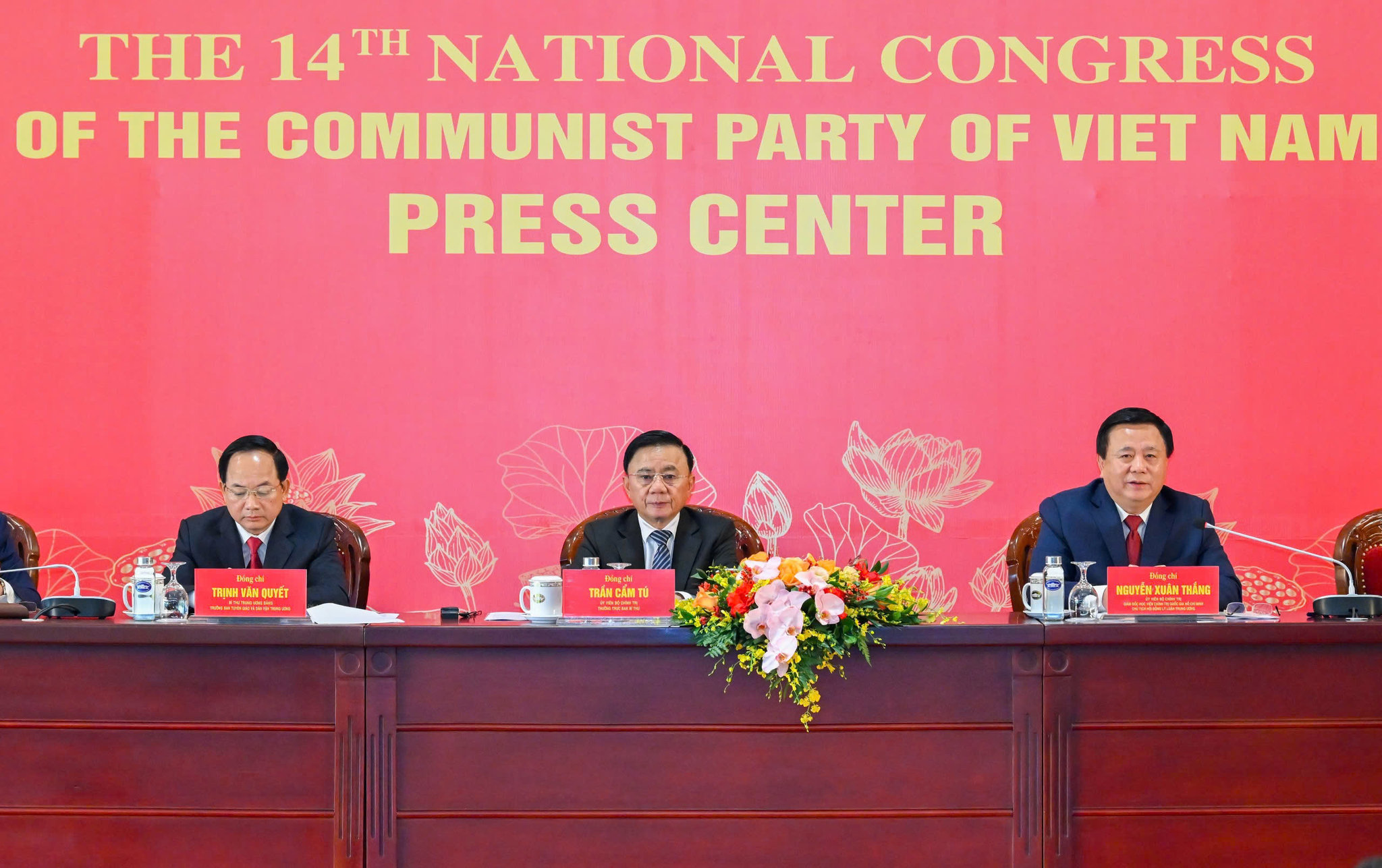 hop-bao-trung-tam-bao-chi.jpg