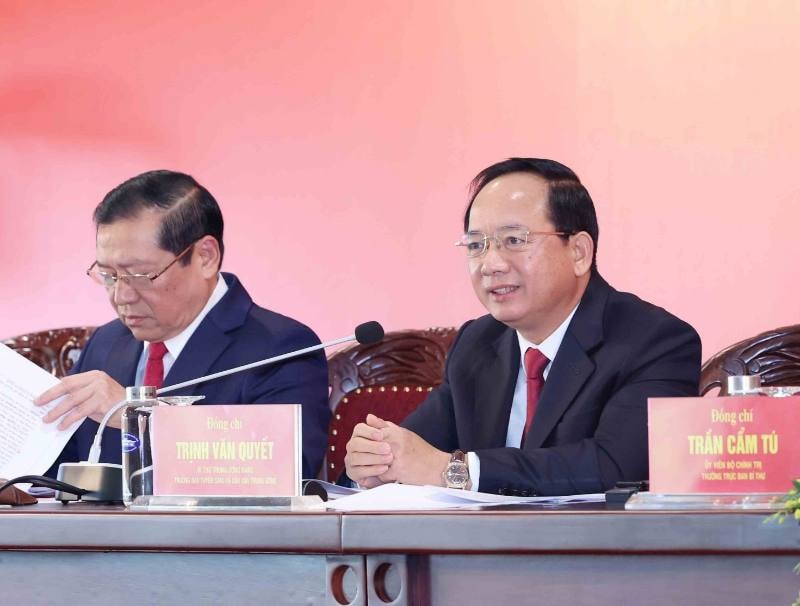 trinh-van-quyet-vna_potal_thuong_truc_ban_bi_thu_tran_cam_tu_chu_tri_hop_bao_quoc_te_ve_dai_hoi_xiv_cua_dang_800.jpeg