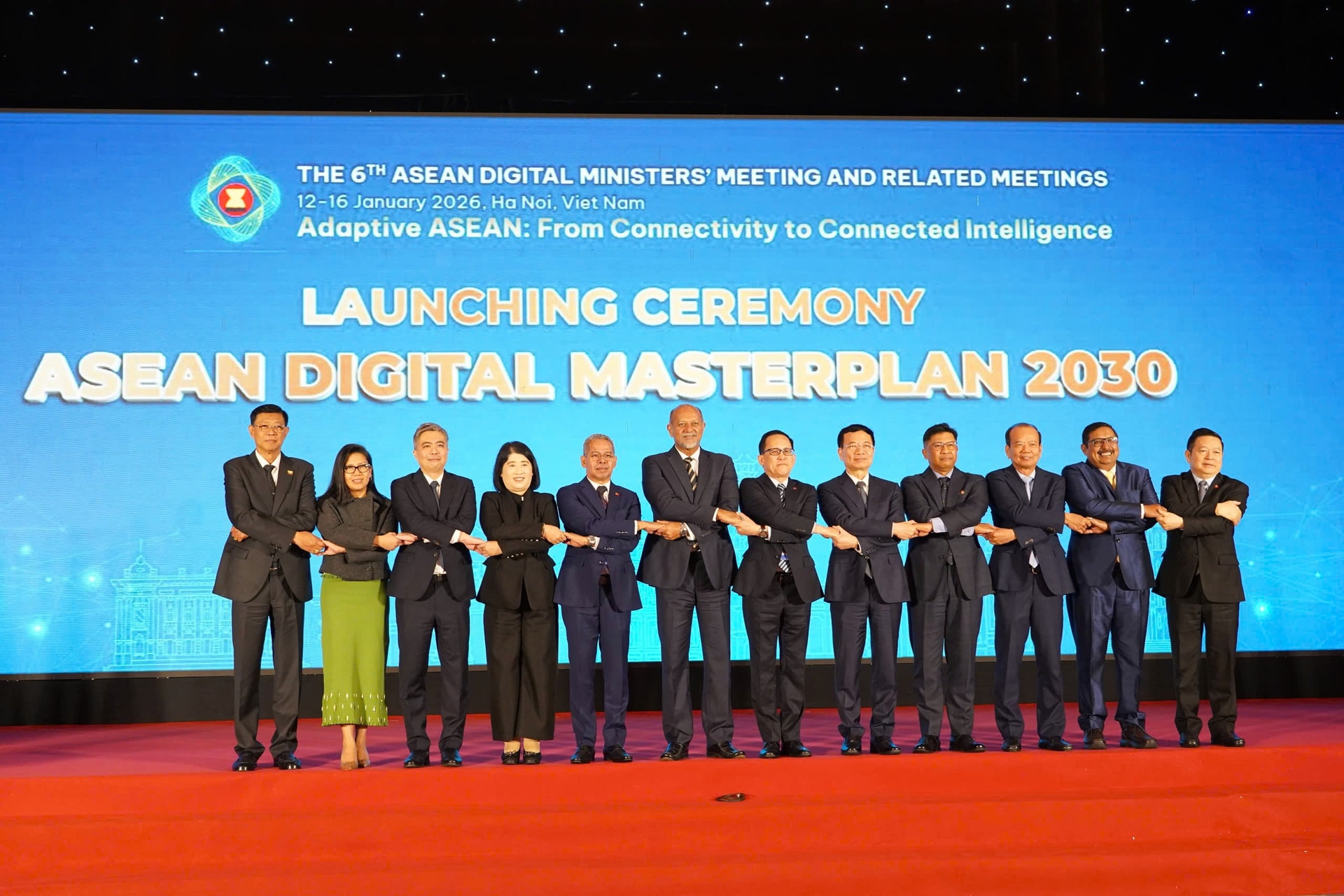 Các ộ trưởng đã thông qua kế hoạch triển khai 17 hoạt động trọng điểm trong năm 2026, bao gồm hạ tầng số thông minh, an toàn mạng và đổi mới sáng tạo