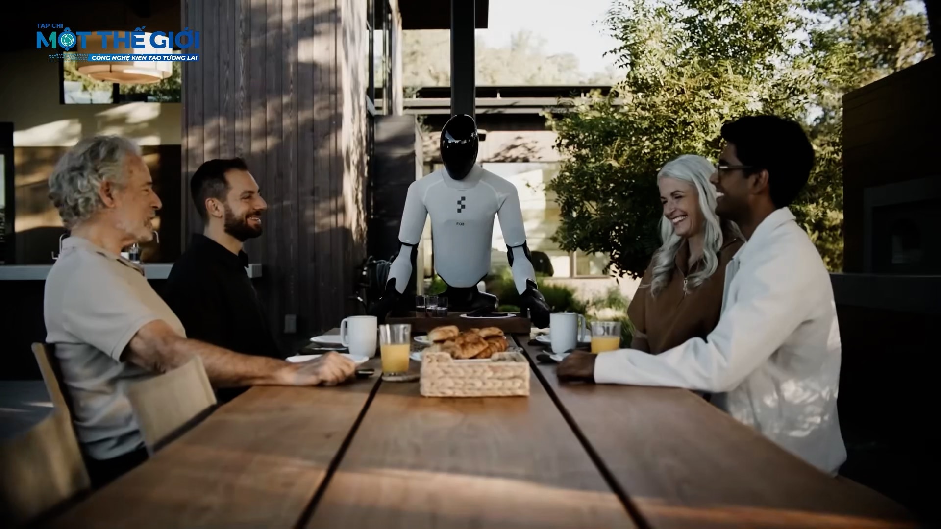 Tesla, Figure, Siemens và Kepler đồng loạt tăng tốc trong cuộc đua robot hình người 