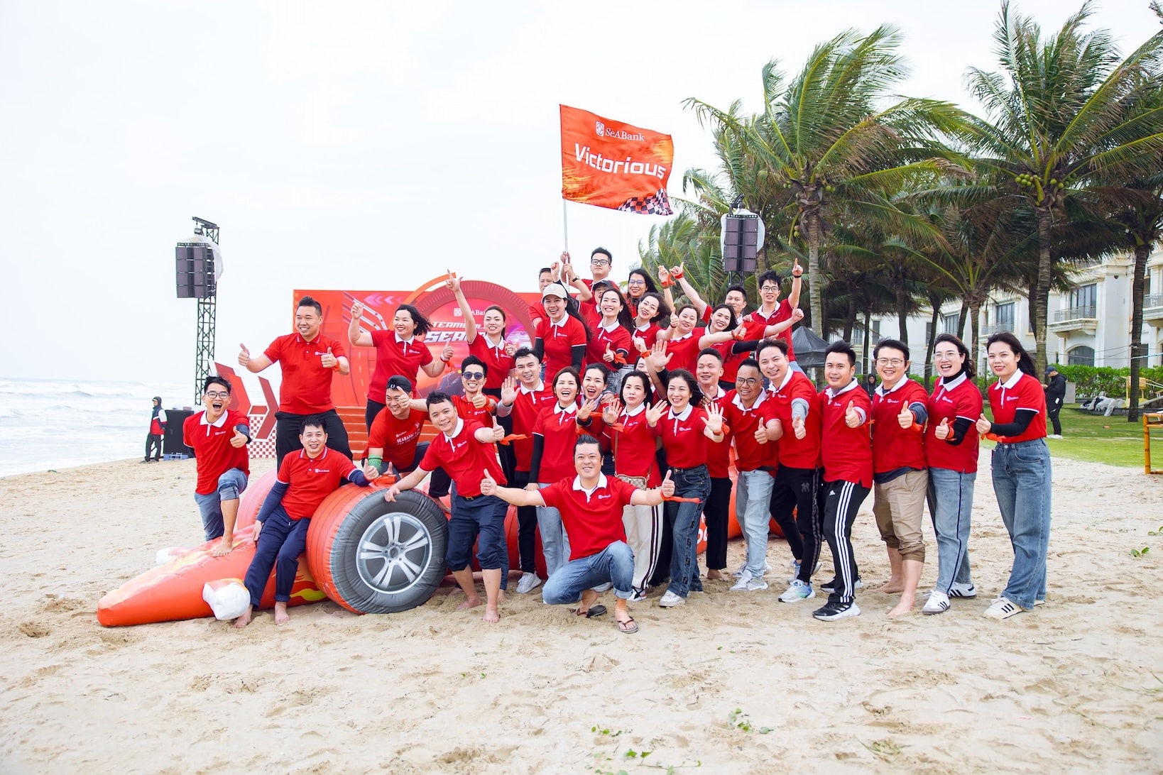 CBNV SeABank hao hung tham gia hoat dong gan ket tap the