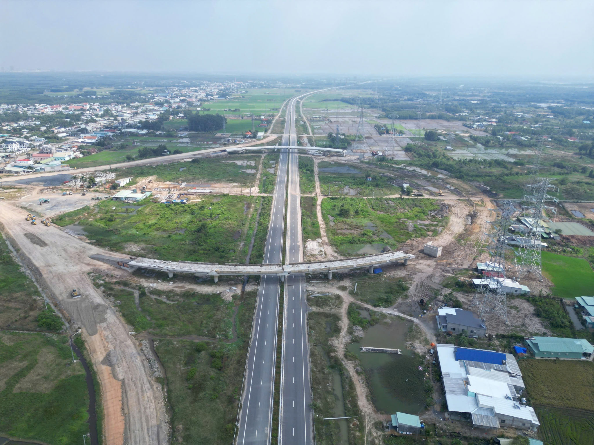 Cao tốc Bến Lức - Long Thành nhìn từ trên cao