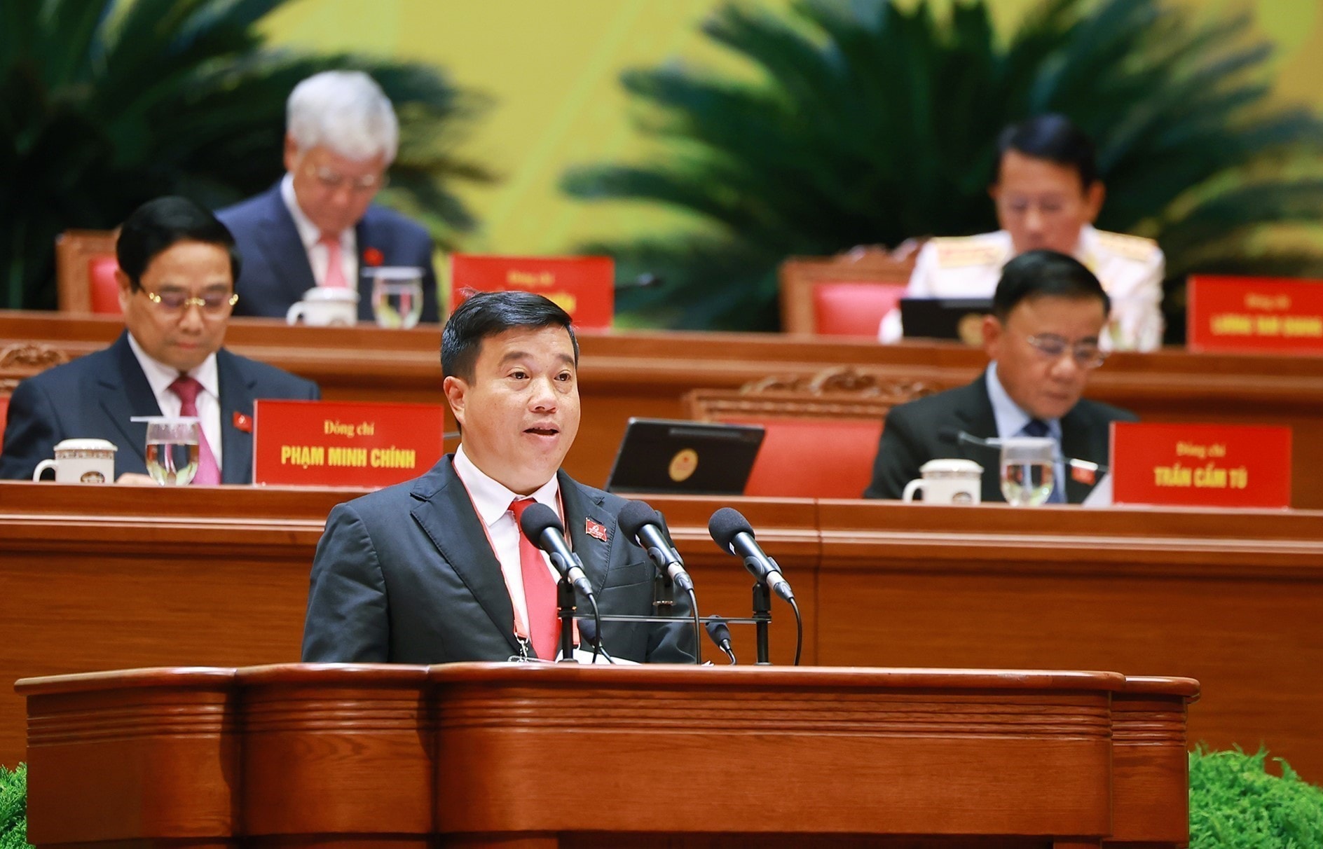 Đồng chí Y Thanh Hà Niê Kđăm
