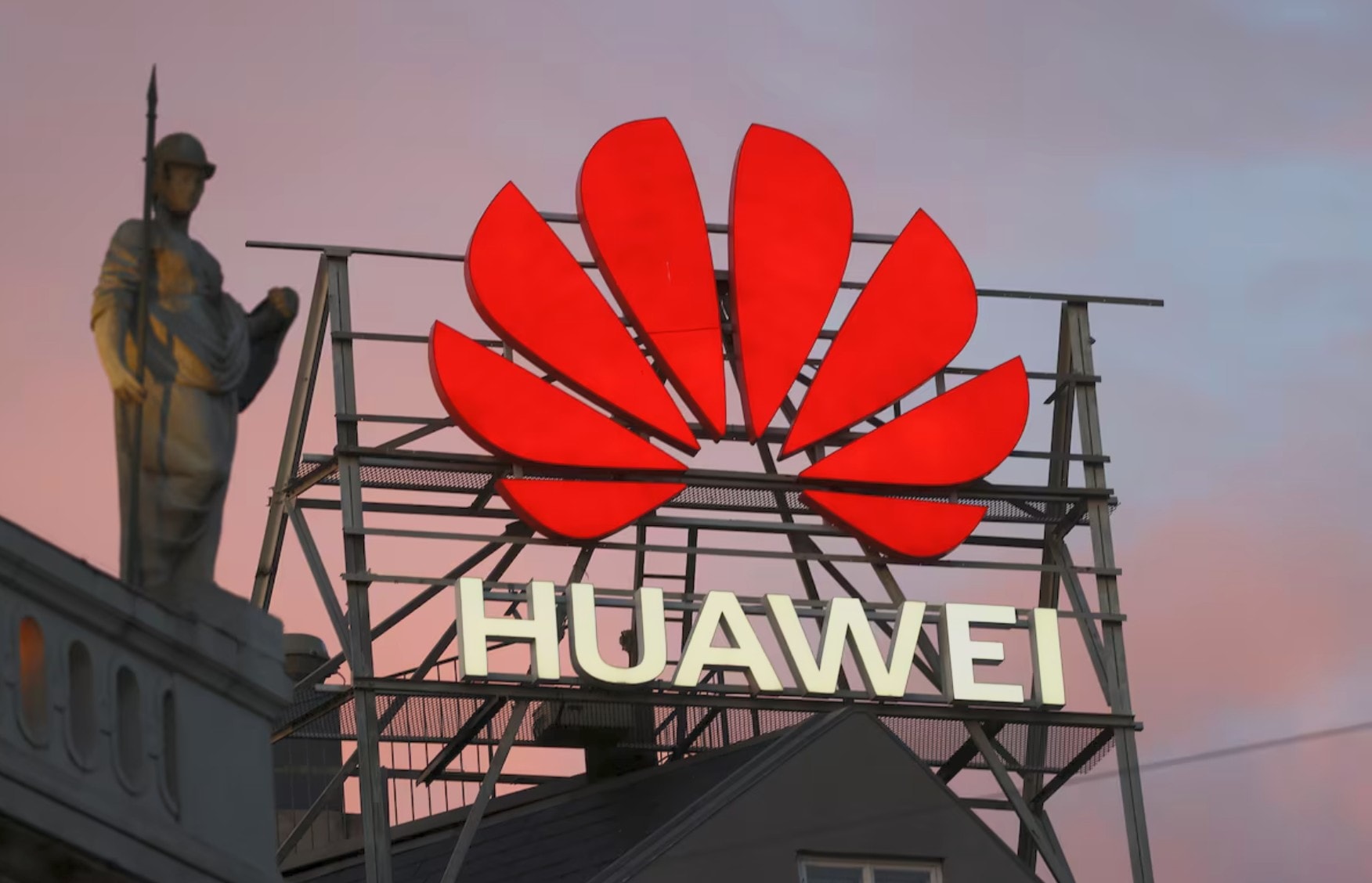 Huawei chỉ trích kế hoạch loại bỏ dần công nghệ rủi ro cao của EU
