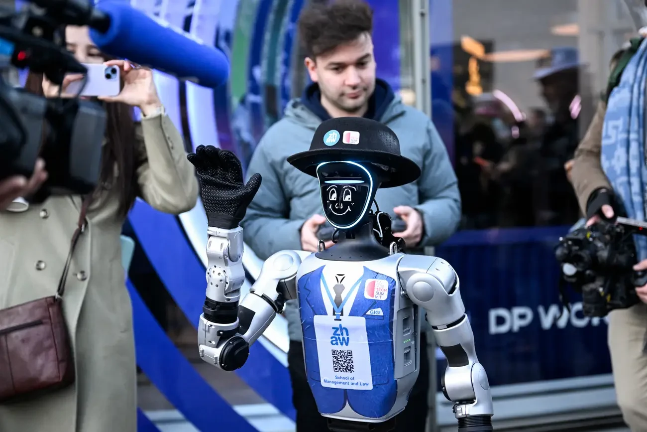 Diễn đàn Kinh tế Thế Giới Các chuyên gia nói về cách robot định hình tương lai