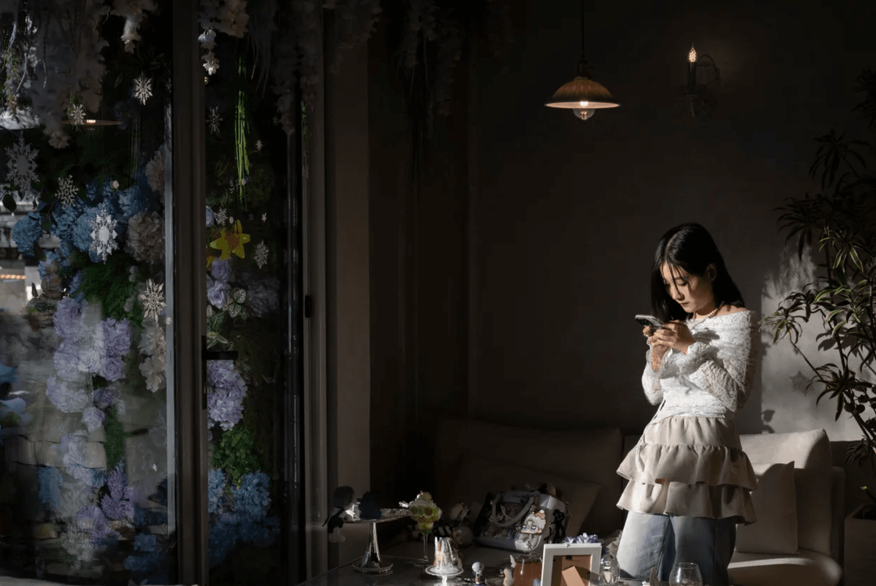 Hẹn hò thực tế 'bất ổn', nhiều phụ nữ trẻ Trung Quốc tìm đến 'bạn trai AI' 