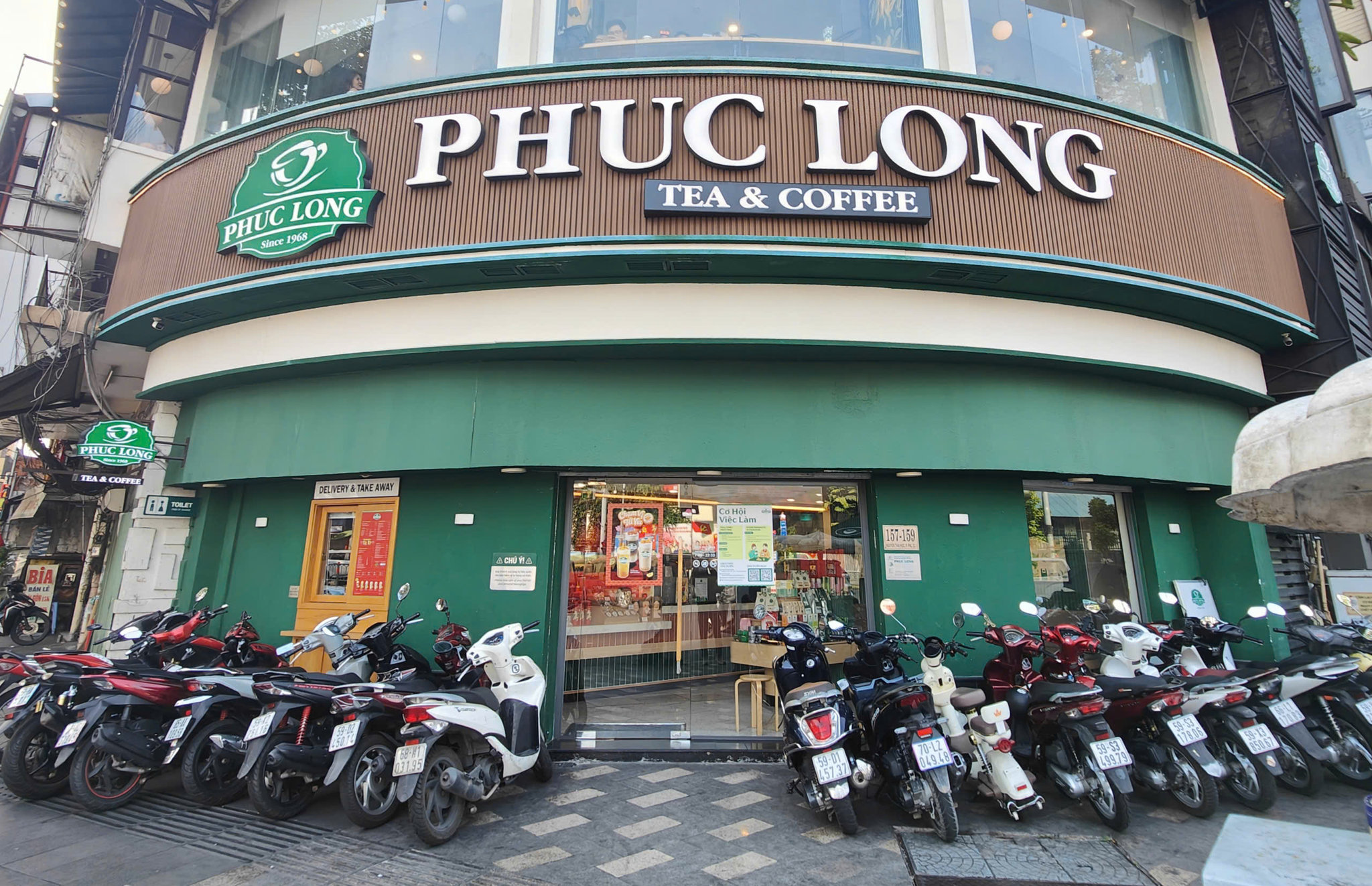 phuc-long-1.jpg