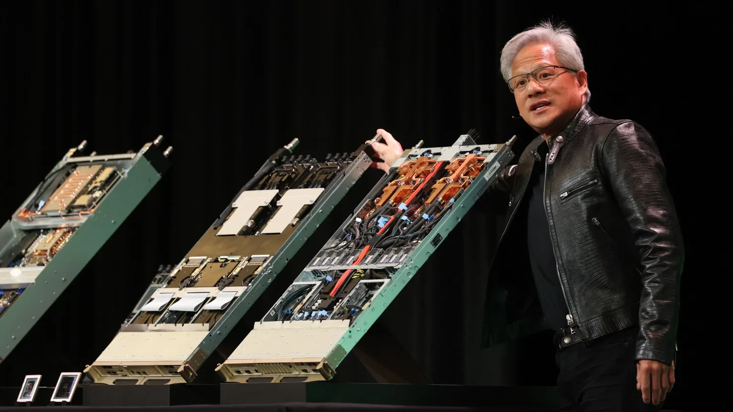 Jensen Huang nói về nền tảng AI Vera Rubin tại CES 2026 hồi đầu năm - Ảnh: Getty Images