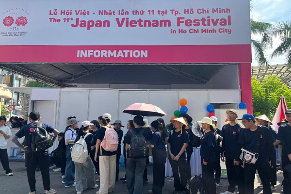 tphcm-bung-no-le-hoi-viet-nhat-2026-lien-minh-hoa-anh-dao-hoa-sen-hinh-anh 2