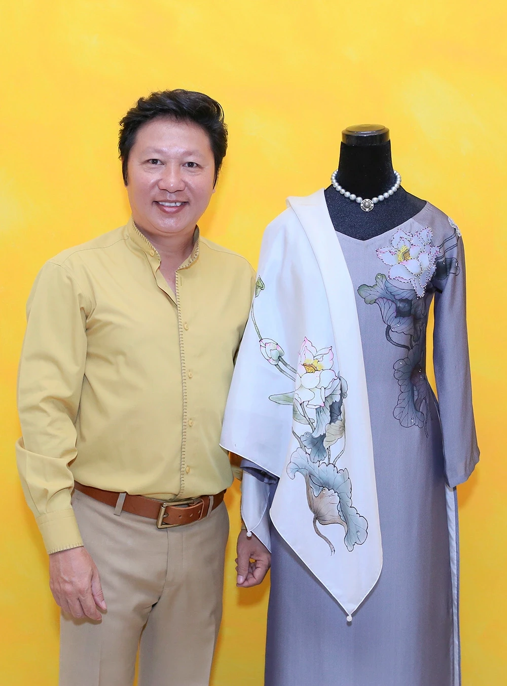 ntk-sy-hoang-thiet-ke-ao-dai-dac-biet-tang-phu-nhan-tong-thong-obama.webp