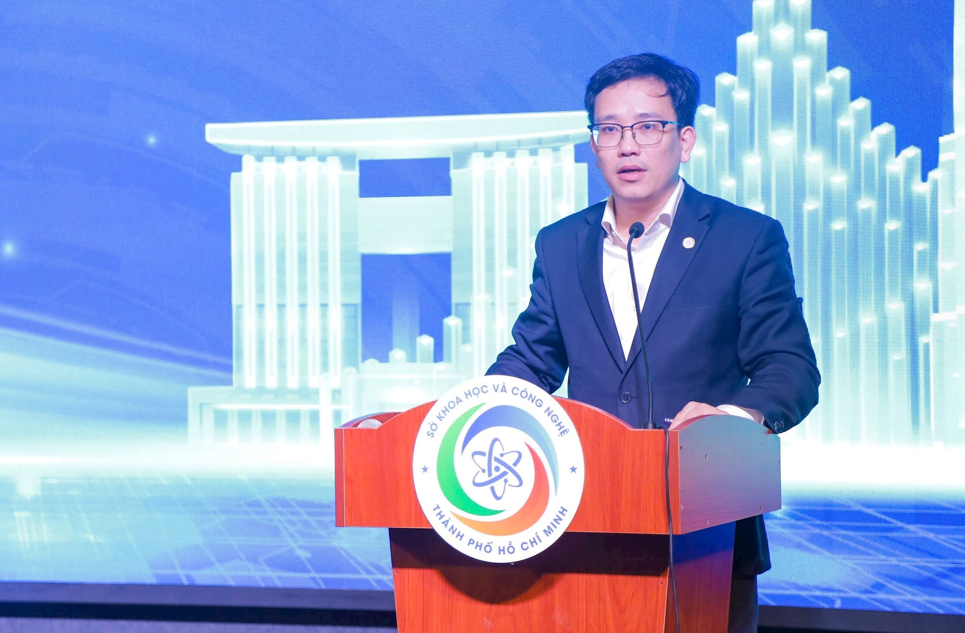 ong-nguyen-hoang-giang.jpg