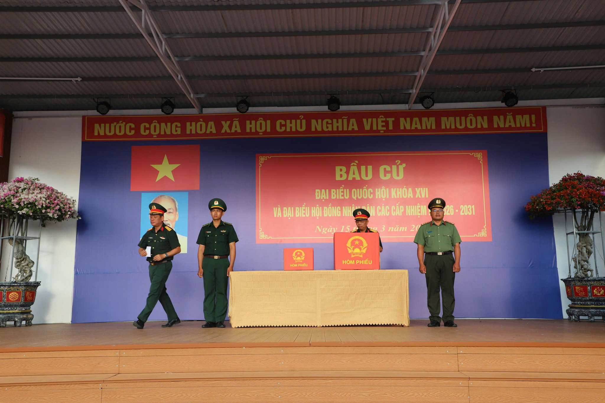 bau cu ca mau 15