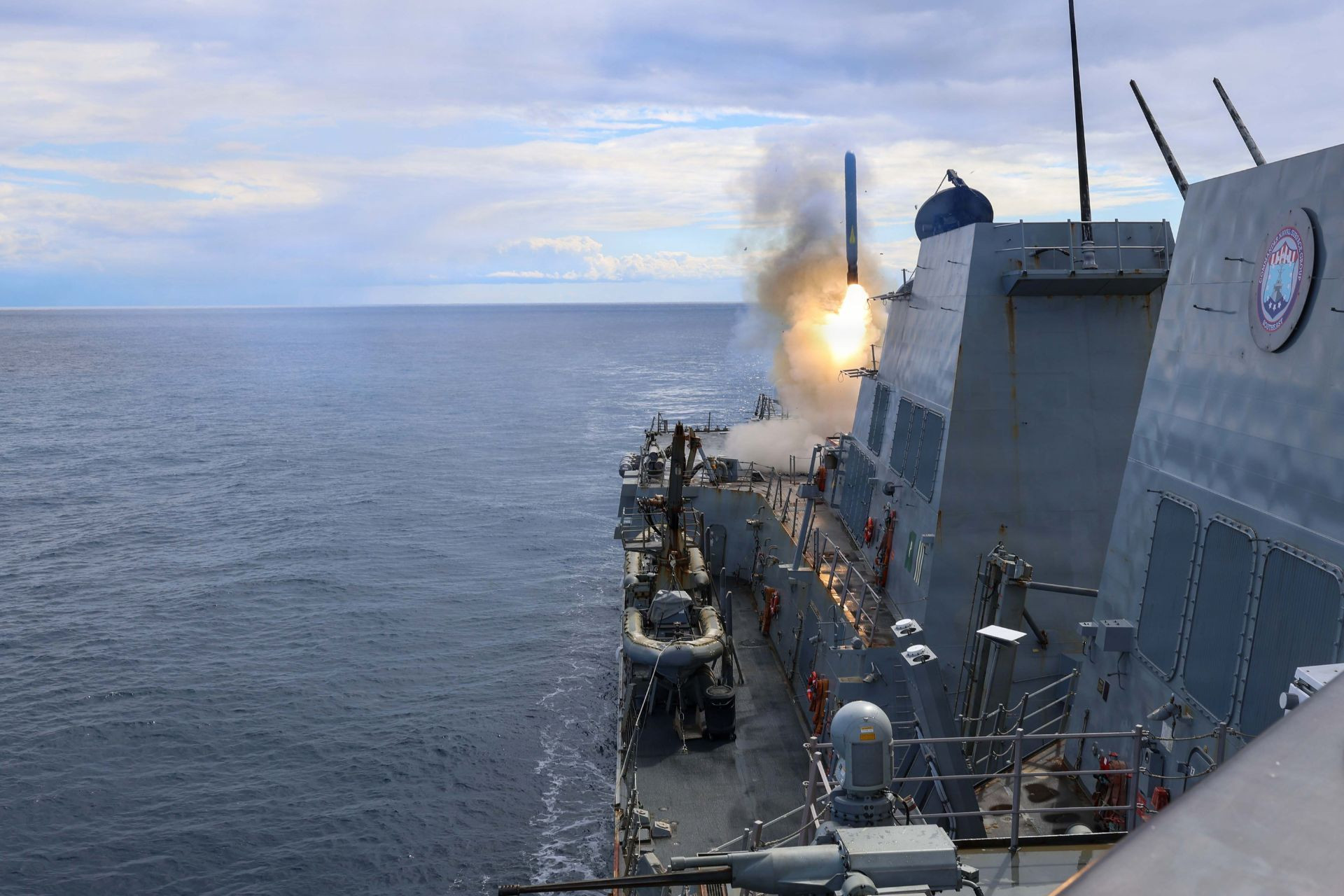 www.armyrecognition.com-templates-yootheme-cache-fd-_us_considers_ground_forces_to_dismantle_irans_coastal_defenses_and_secure_strait_of_hormuz-fd276ad9.jpeg