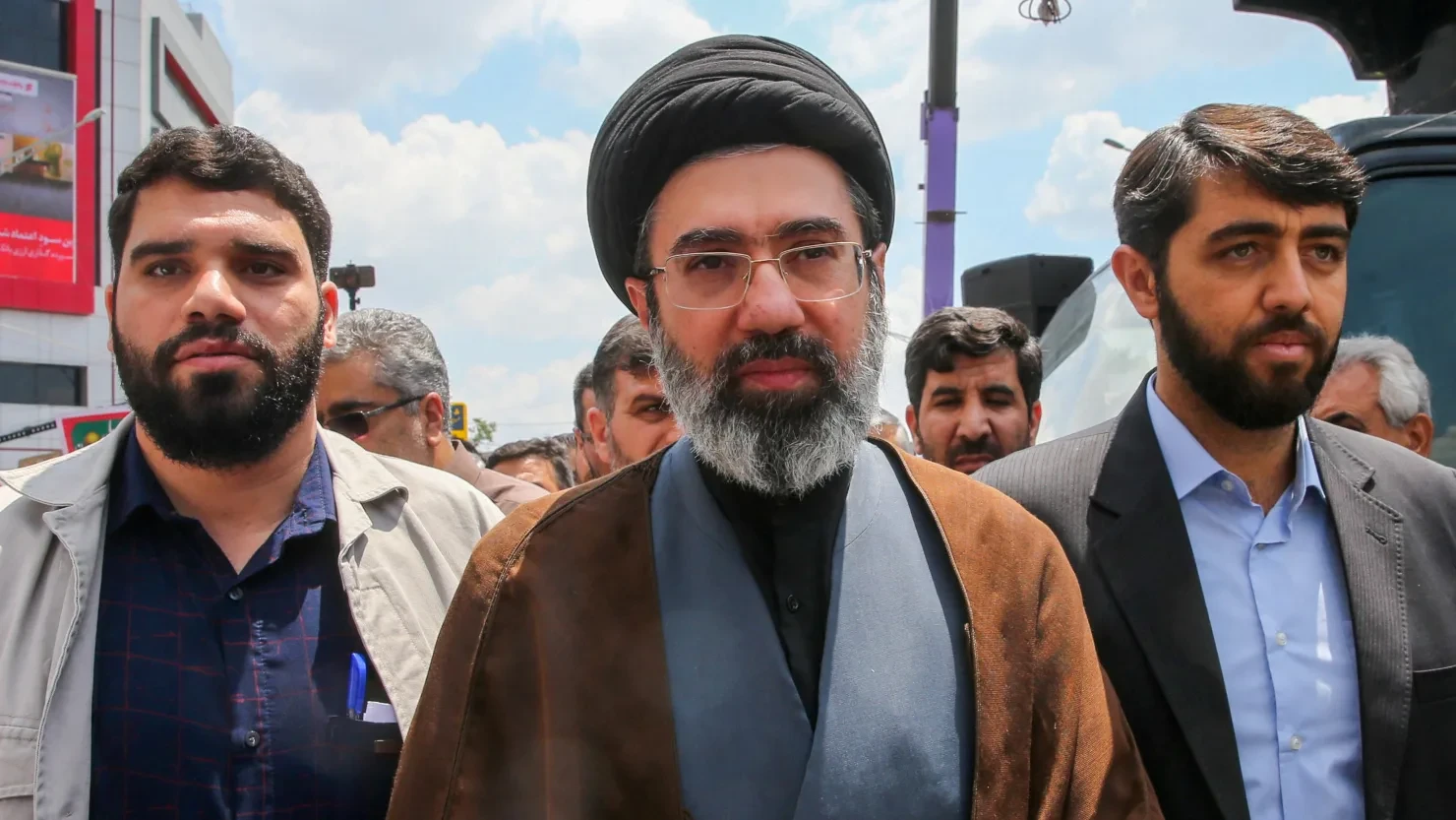 Cấp dấu tích xanh cho Lãnh tụ tối cao Iran, X vi phạm lệnh trừng phạt của Mỹ