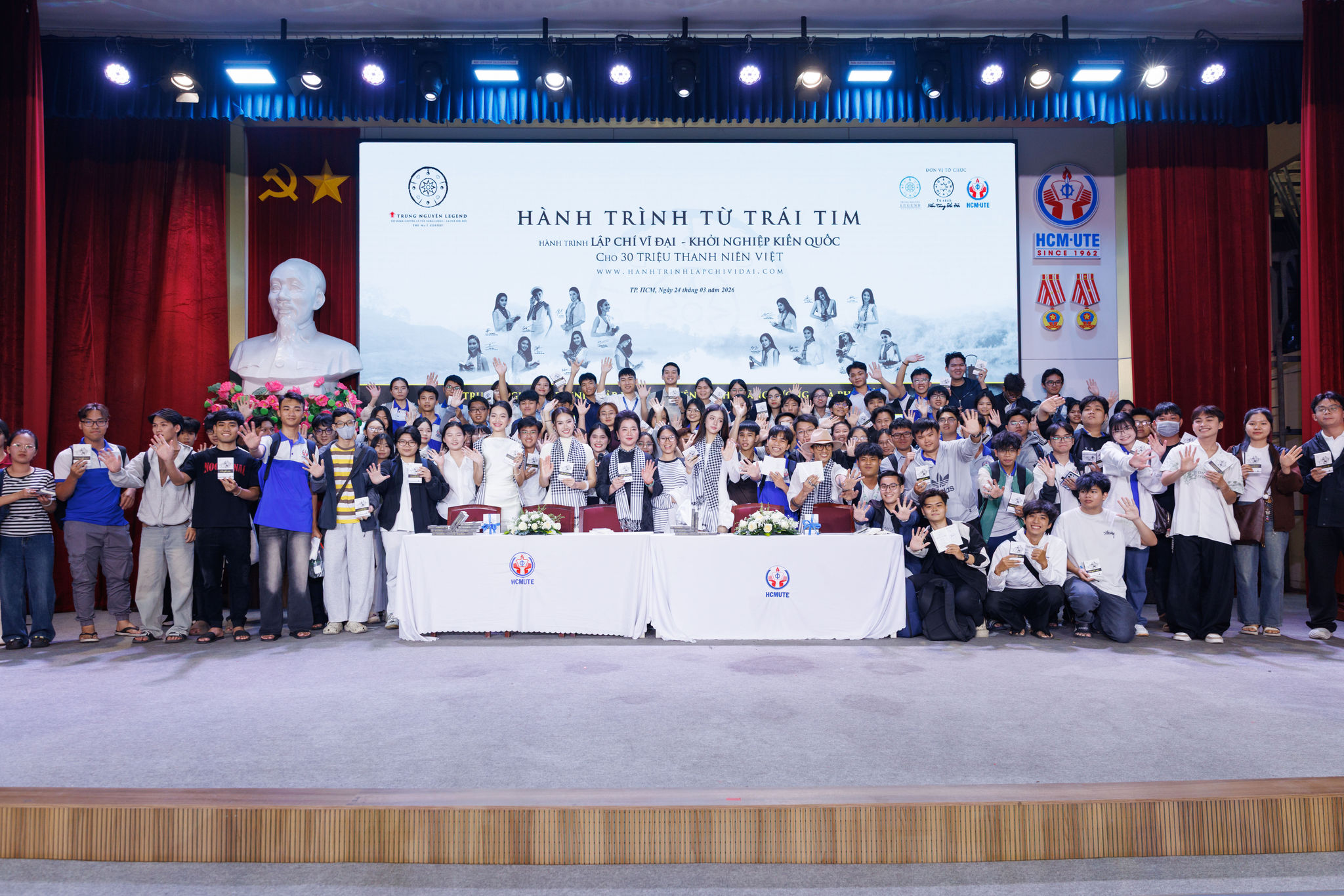 25.03 - Hình chủ