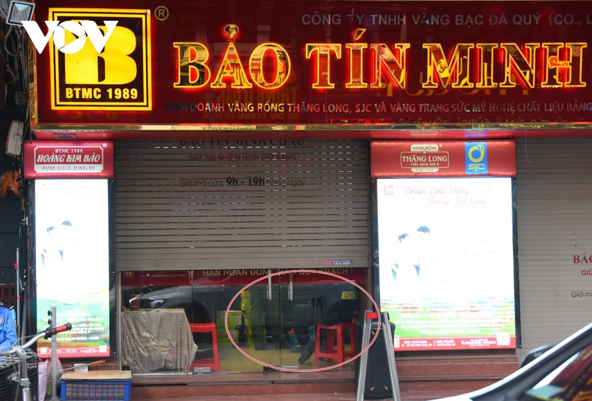 lực lượng công an xuất hiện tại các trụ sở bảo tín minh châu tại hà nội hình ảnh 1 luc luong cong an xuat hien tai cac tru so bao tin minh chau tai ha noi hinh anh 1