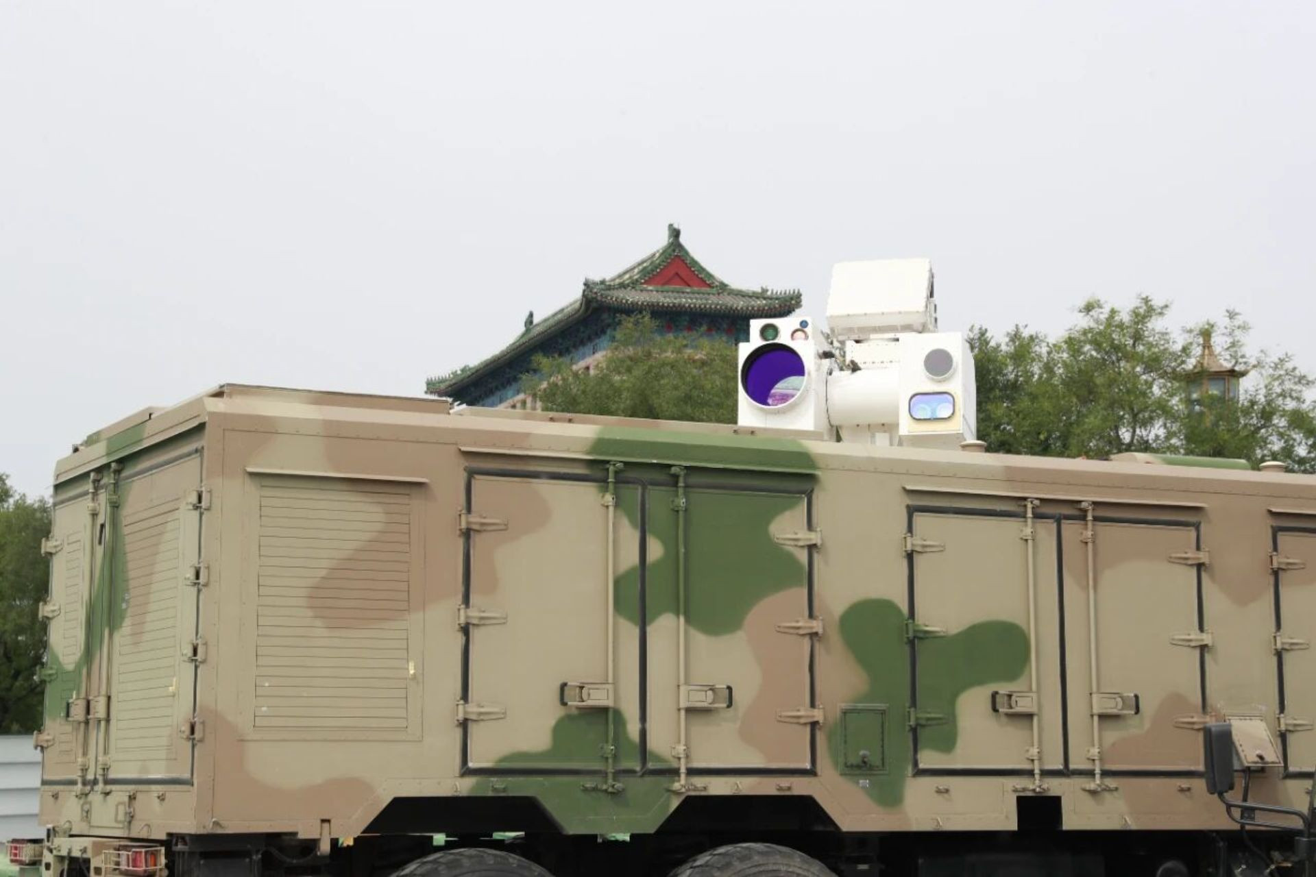 www.armyrecognition.com-templates-yootheme-cache-be-_china_reveals_two_new_laser_weapons_targeting_low-altitude_drones_and_loitering_munitions-bee58bde.jpeg