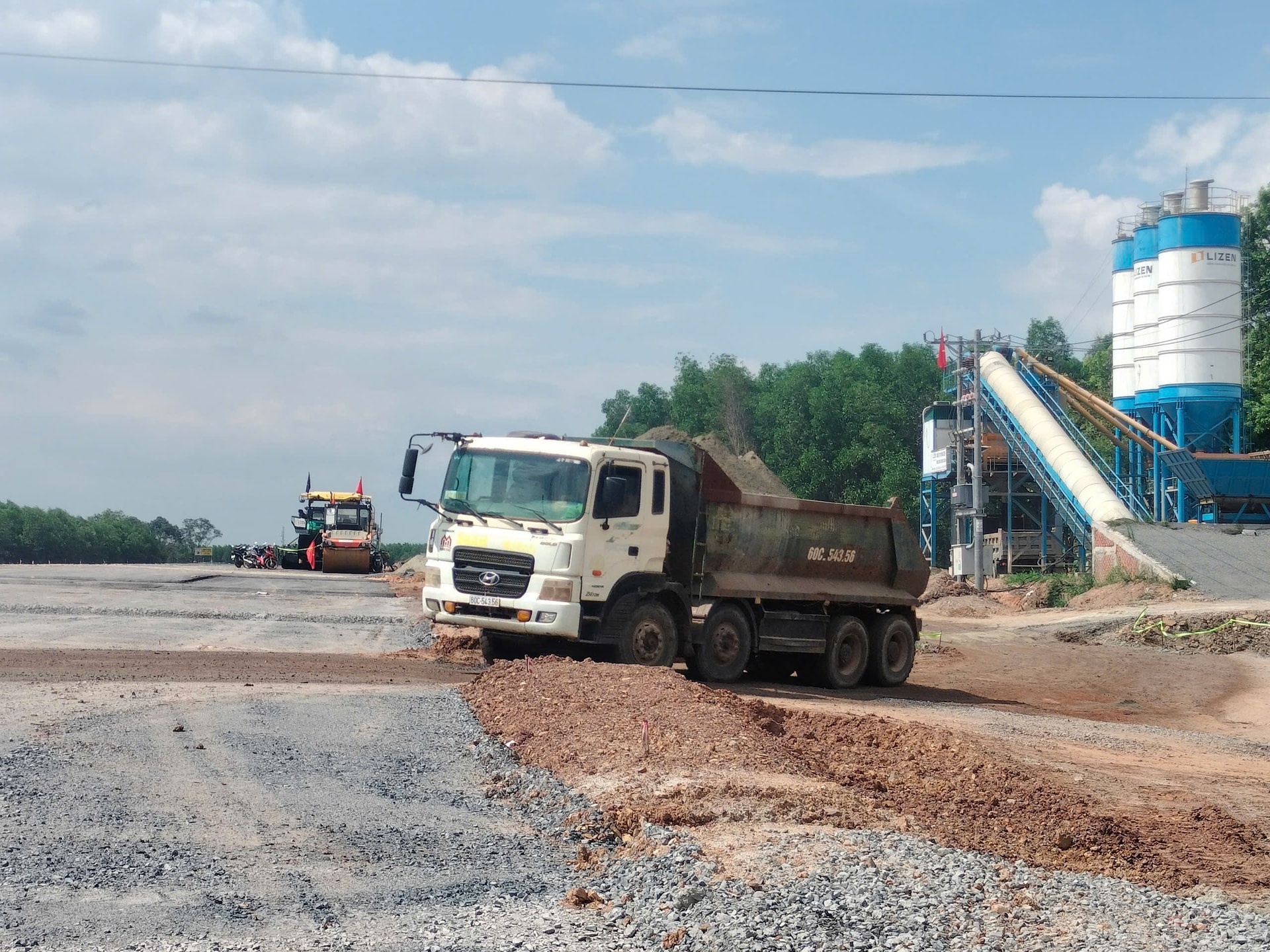 Đồng Nai đề nghị TP.HCM chủ động nguồn đá xây dựng Vành đai 3, 4 