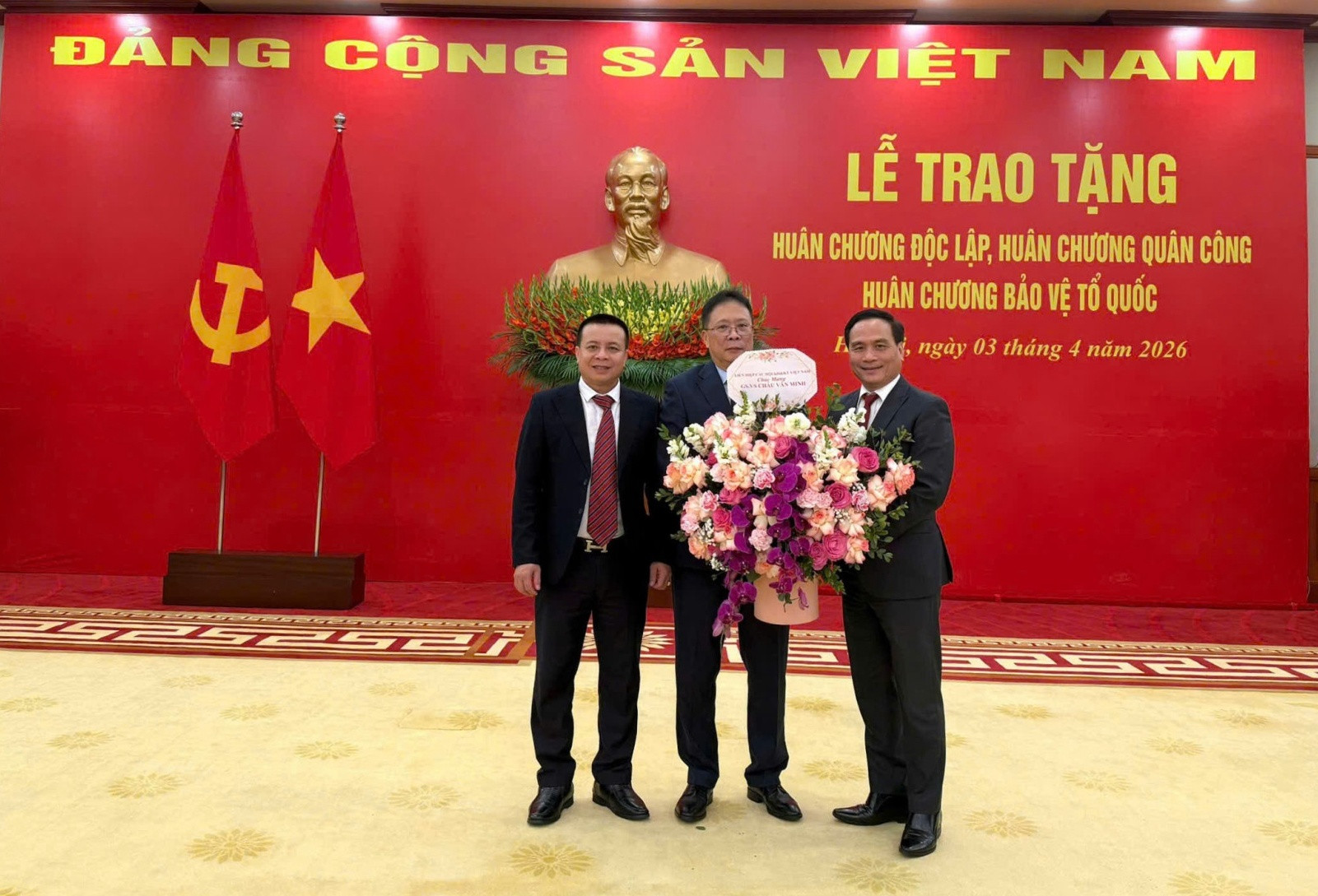 GS.VS. Châu Văn Minh được trao tặng Huân chương Độc lập 