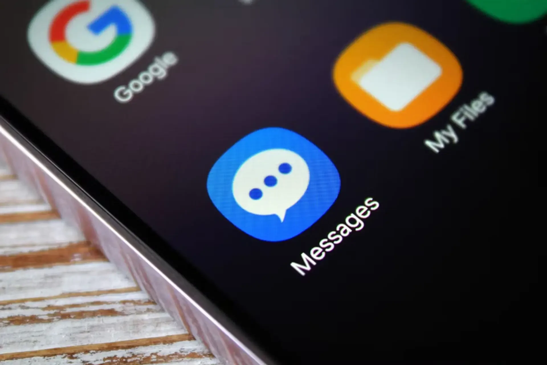 samsung_messages_bi_loai_bo_de_chuyen_sang_google_messages_1_0ac763424a.webp
