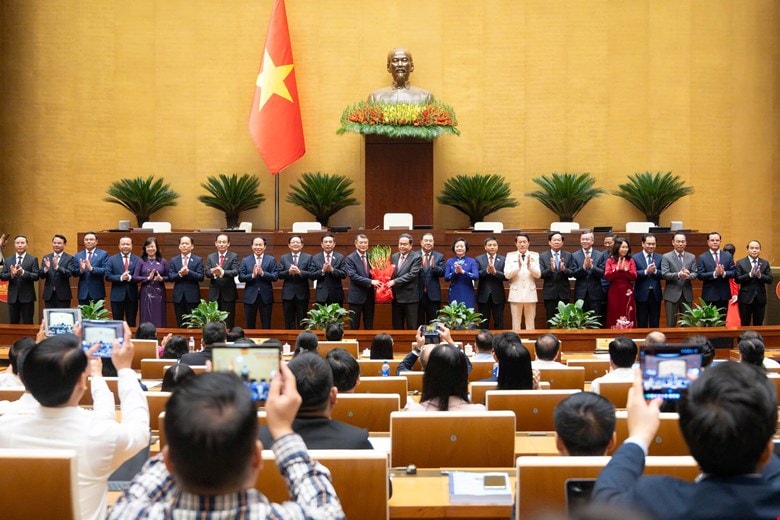 các thành viên Chính phủ ra mắt Quốc hội