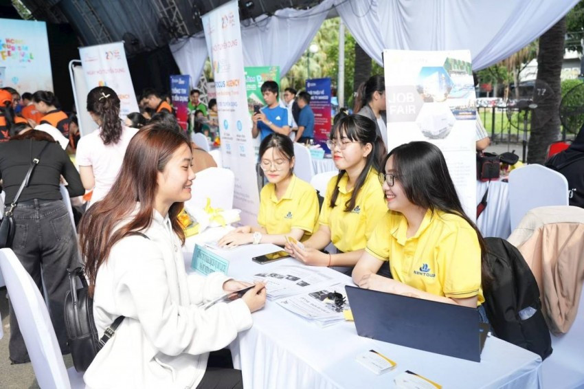 se-co-san-giao-dich-viec-lam-quoc-gia-du-lieu-lao-dong-cap-nhat-tung-gio-20250711151929.jpg