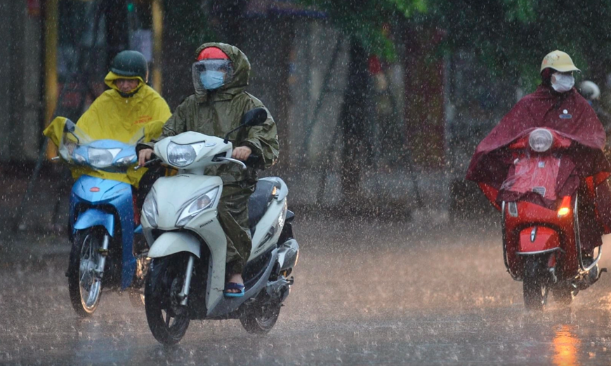 Thời tiết hôm nay 17.4: Không khí lạnh đổ bộ, miền Bắc đón mưa lớn trắng trời 