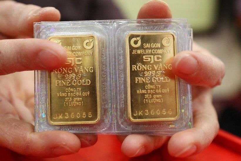 Giá vàng hôm nay 17.4: Có nên bắt đáy khi SJC lao dốc 2,5 triệu đồng?