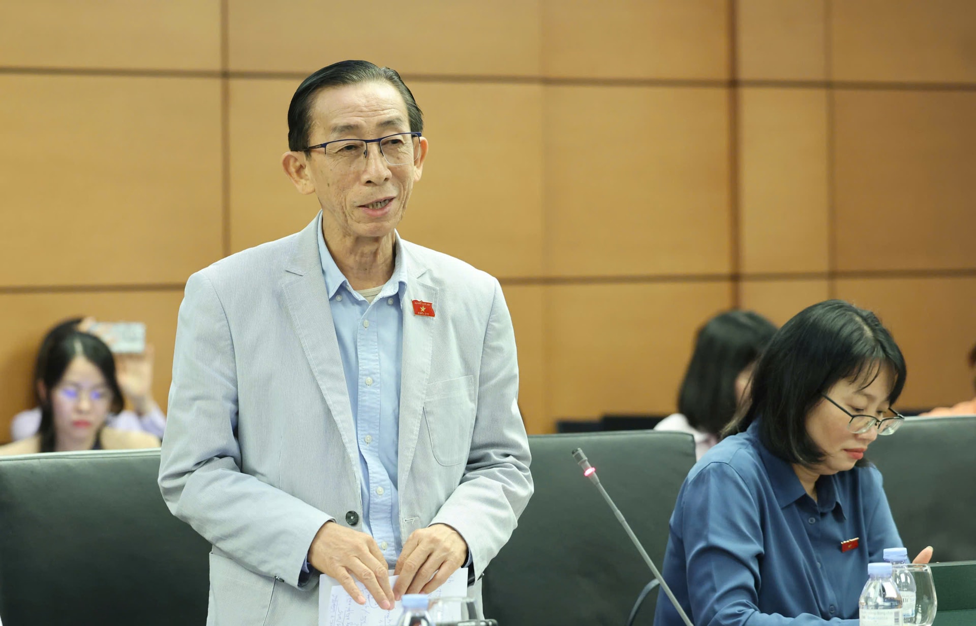nâng ngưỡng miễn thuế - trần hoàng ngân
