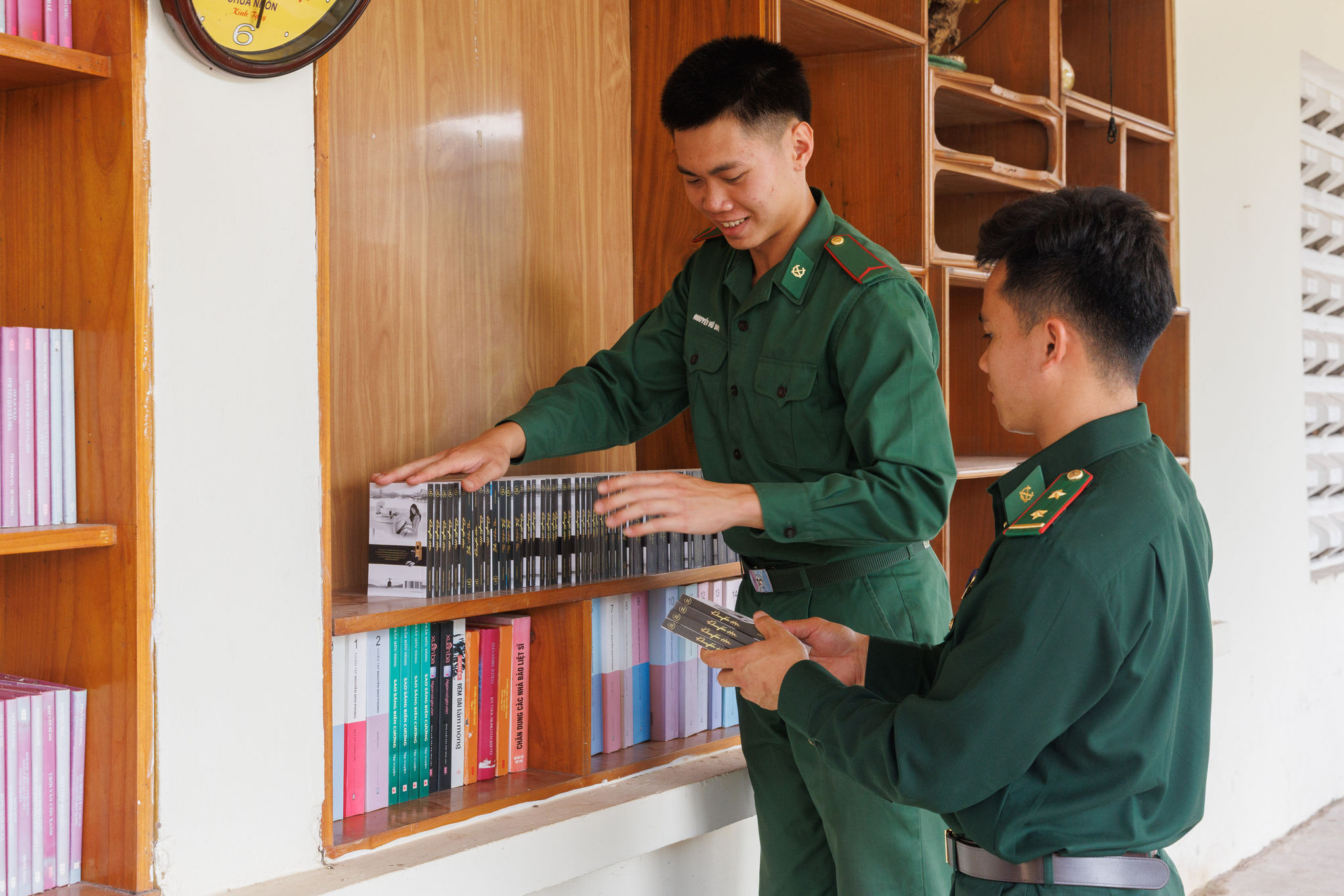 10 Các chiến sĩ Đồn Biên phòng Leng Su Sìn