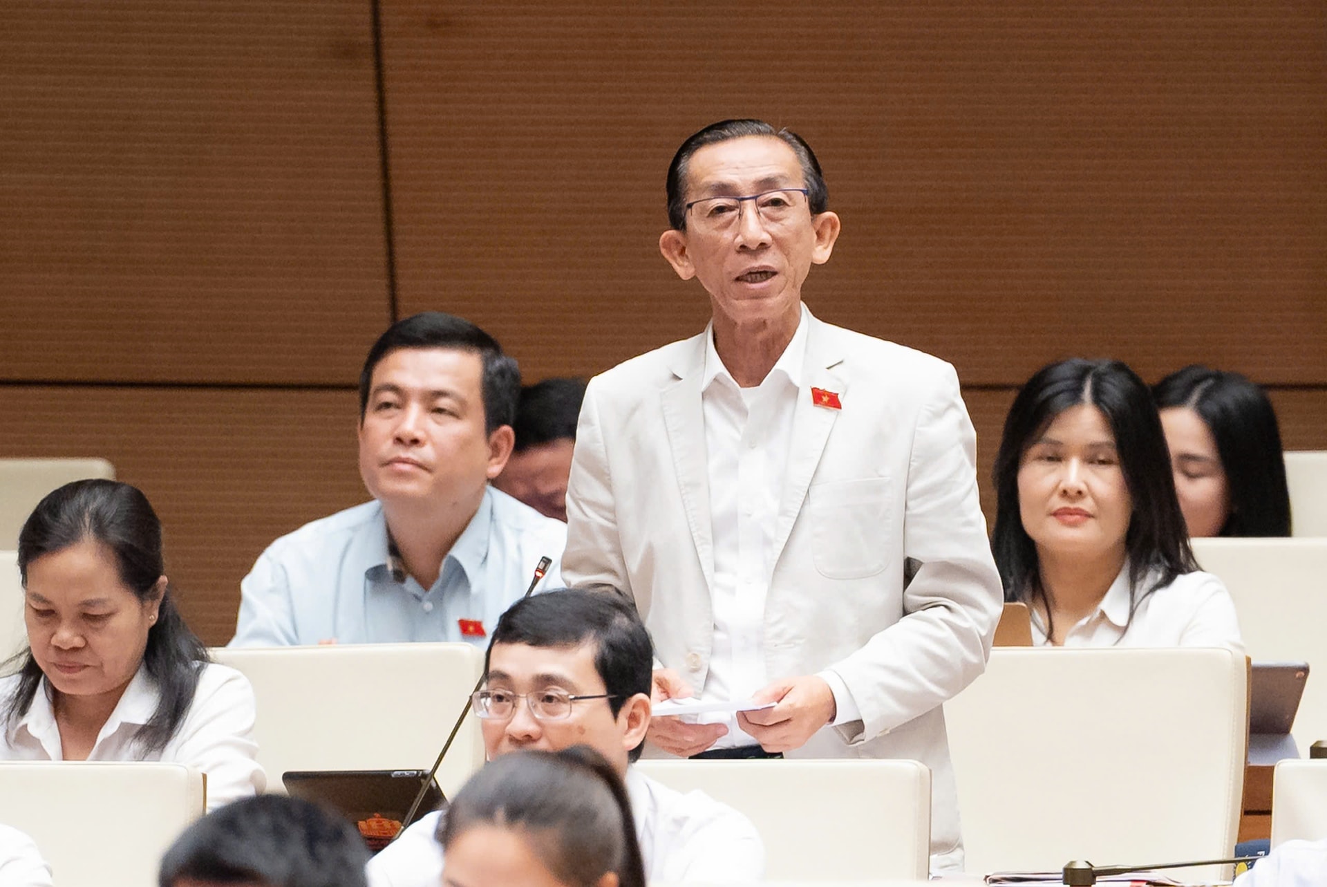 trần hoàng ngân