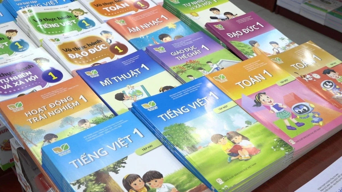 Yêu cầu làm rõ căn cứ lựa chọn bộ sách giáo khoa thống nhất toàn quốc