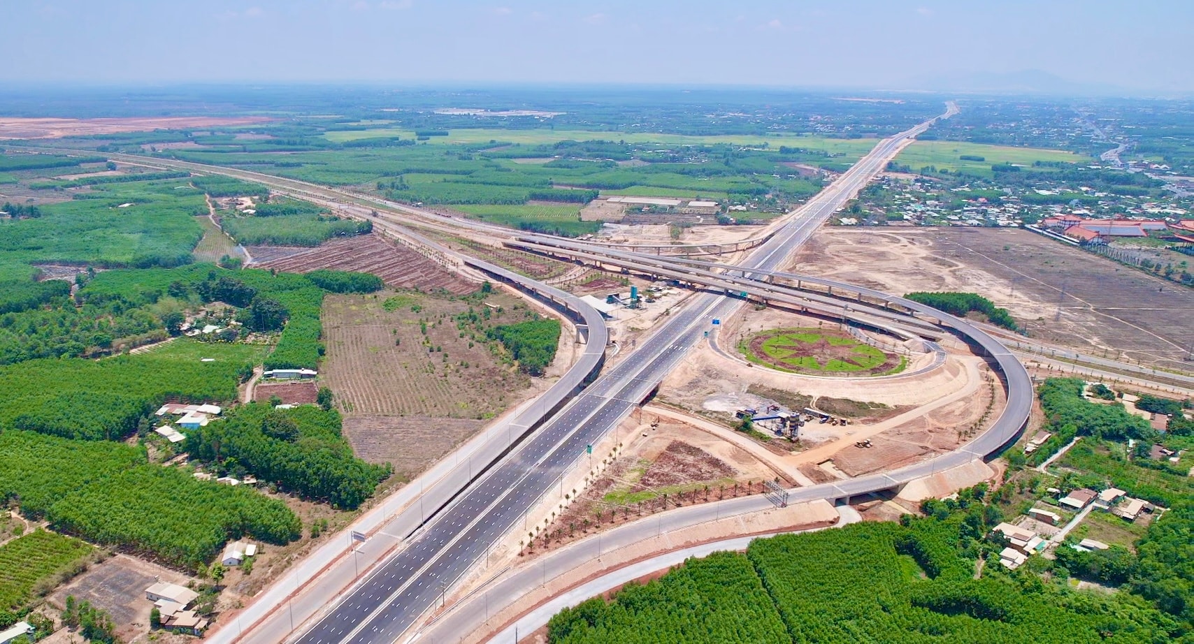 Tuyến T1, trục đường dẫn thẳng vào đại công trường sân bay Long Thành
