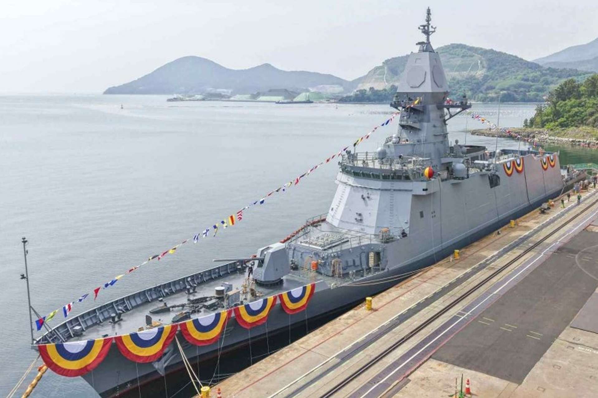www.armyrecognition.com-templates-yootheme-cache-de-_south_korea_launches_roks_jeju_frigate_with_advanced_air_defense_and_strike_capabilities-dee92299.jpeg