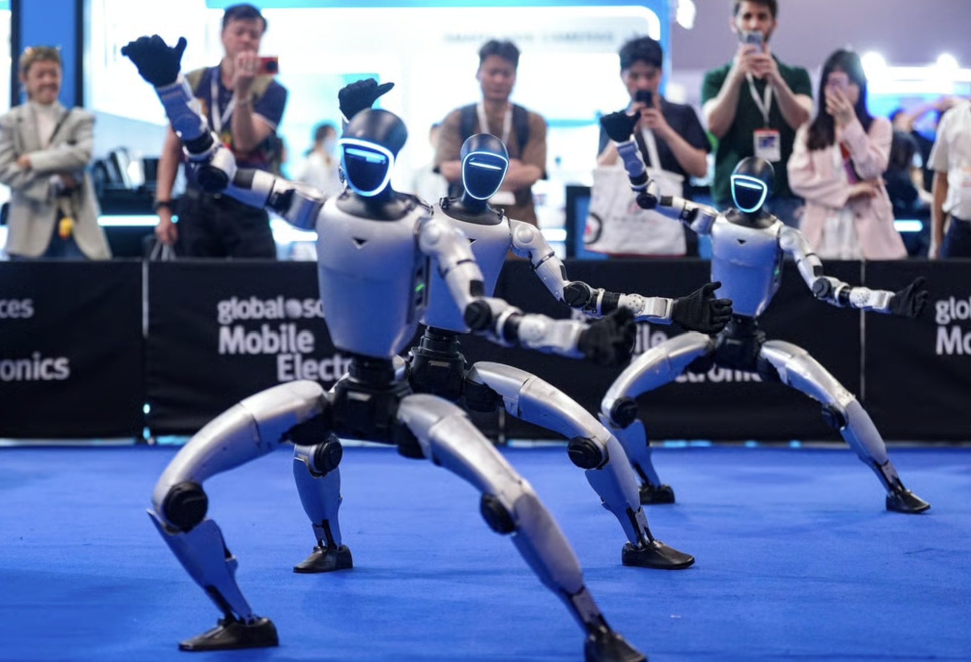 Cơn sốt robot hình người ở Trung Quốc đối mặt thực tế phũ phàng