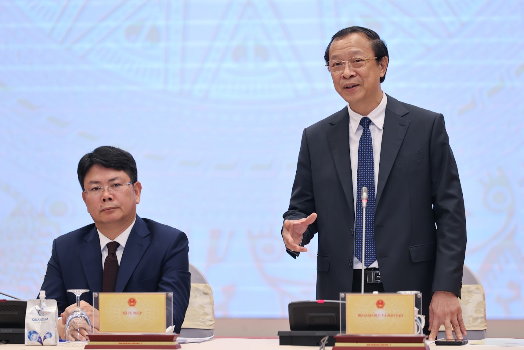 chuẩn hoá học liệu