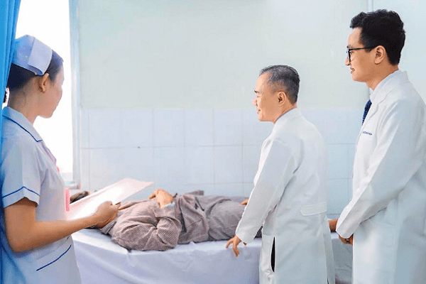 bi-kich-sau-su-im-lang-be0trai0-14-tuoi-suyt-mat0doi-trai-vi-noi-so-xoan0tinh-hoan-hinh-anh.png