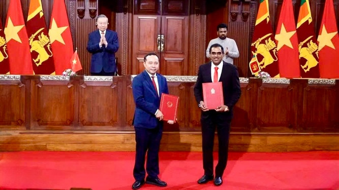 công nghệ chiến lược