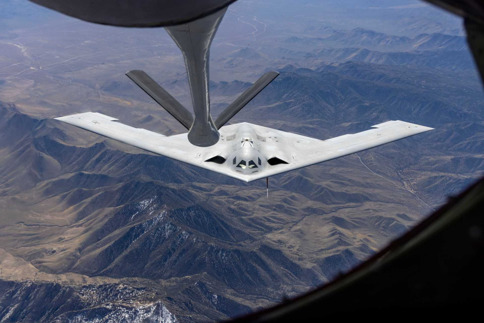 www.armyrecognition.com-templates-yootheme-cache-c7-_us_b-21_raider_stealth_bomber_passed_critical_flight_test_campaign_much_faster_than_expected_925_001-c794958c.jpeg