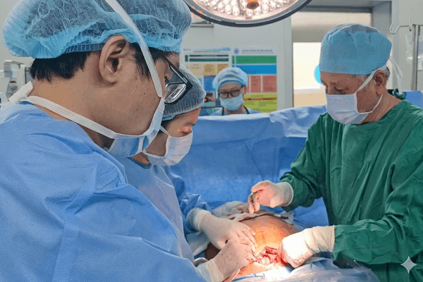 vvi-sao-cap-doi-New Zealand-vuot-dai-duong-ve-viet-nam-cuu-son-mat-tim-bam-sinh-hinh-an