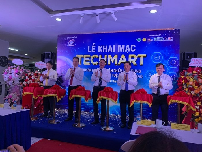 Khai mạc Chợ Công nghệ và Thiết bị chuyên ngành sản phẩm ứng dụng Trí tuệ nhân tạo (AI) năm 2026