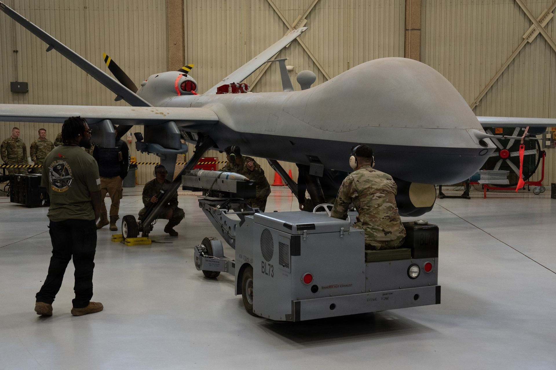 www.armyrecognition.com-templates-yootheme-cache-56-_u.s._special_operations_mq-9_reaper_drone_gains_operational_gbu-39b_bomb_strike_capability-56fd07f6.jpeg