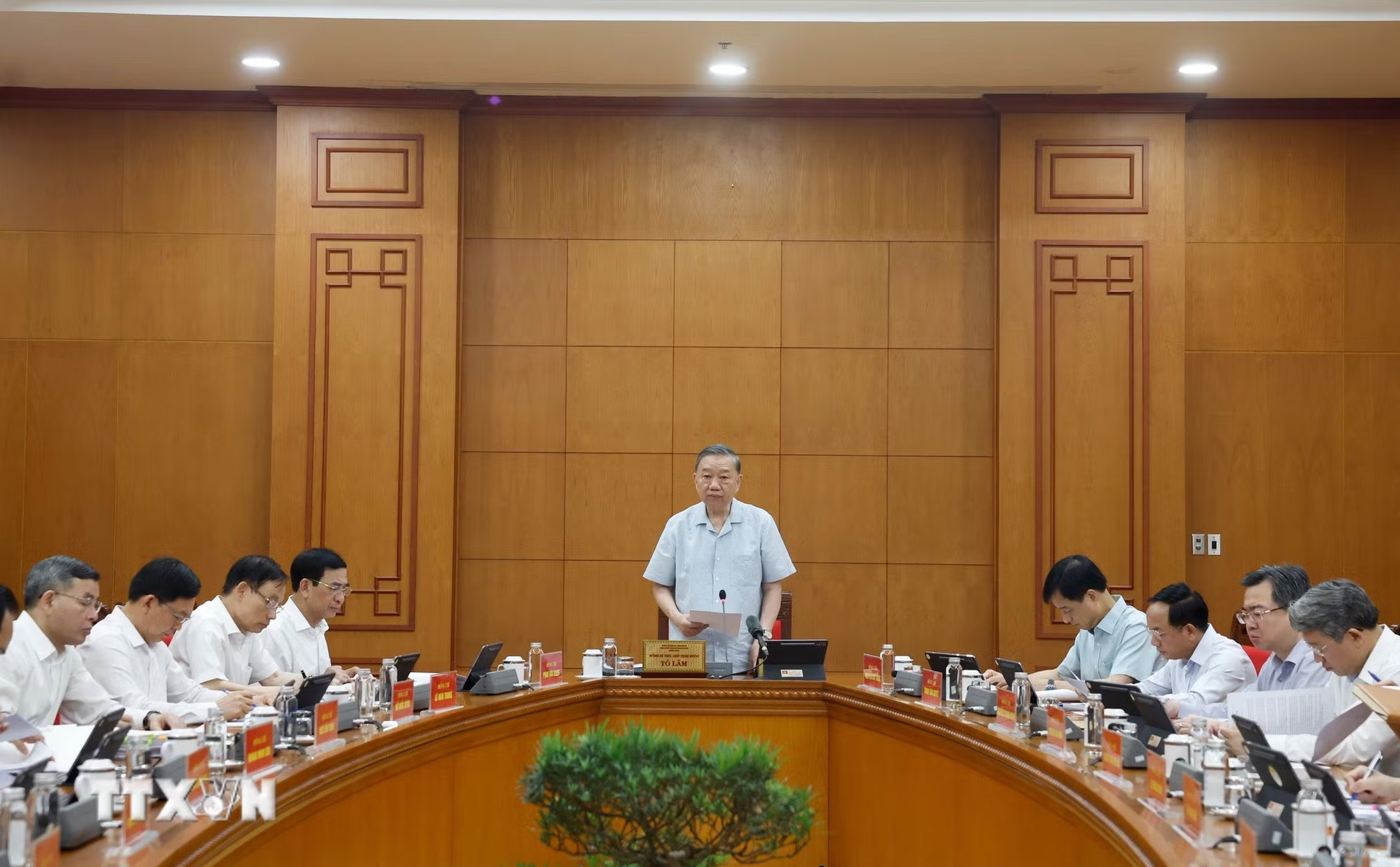 Tổng Bí thư, Chủ tịch nước Tô Lâm chủ trì cuộc làm việc mới đây với lãnh đạo chủ chốt về công tác nghiên cứu khoa học cơ bản. Ảnh 
