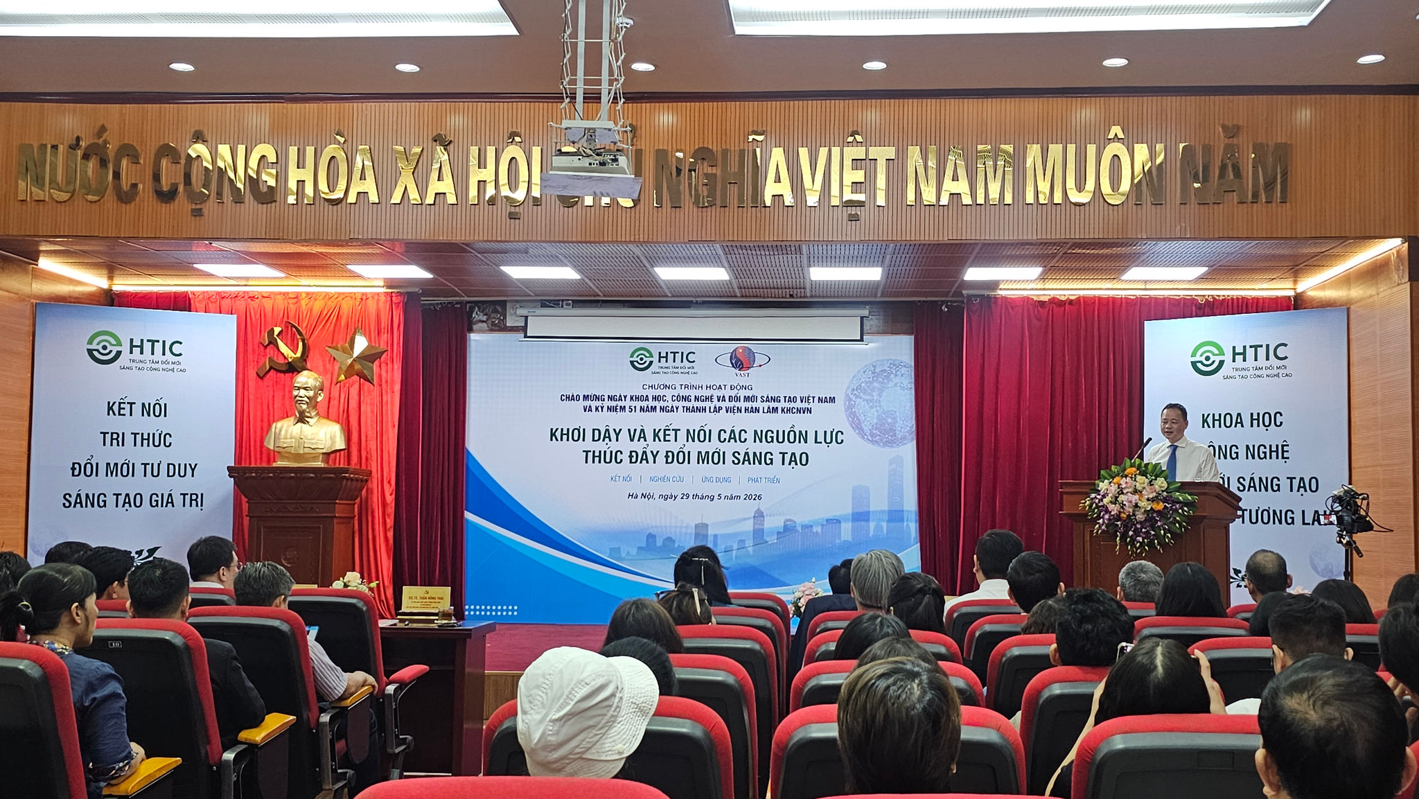 GS.TS. Trần Hồng Thái - Chủ tịch VAST: