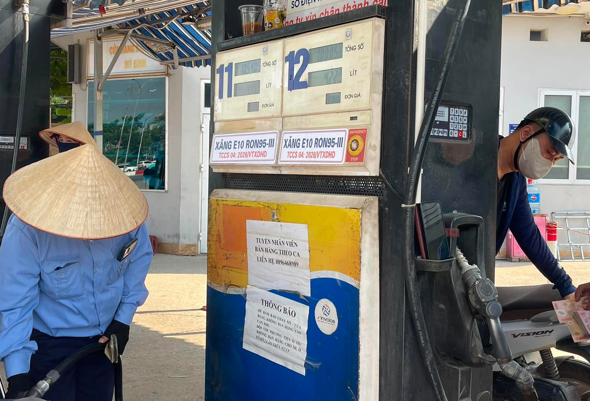 Phát hiện xăng E10 kém chất lượng: Ai đền và phản ánh thế nào? 